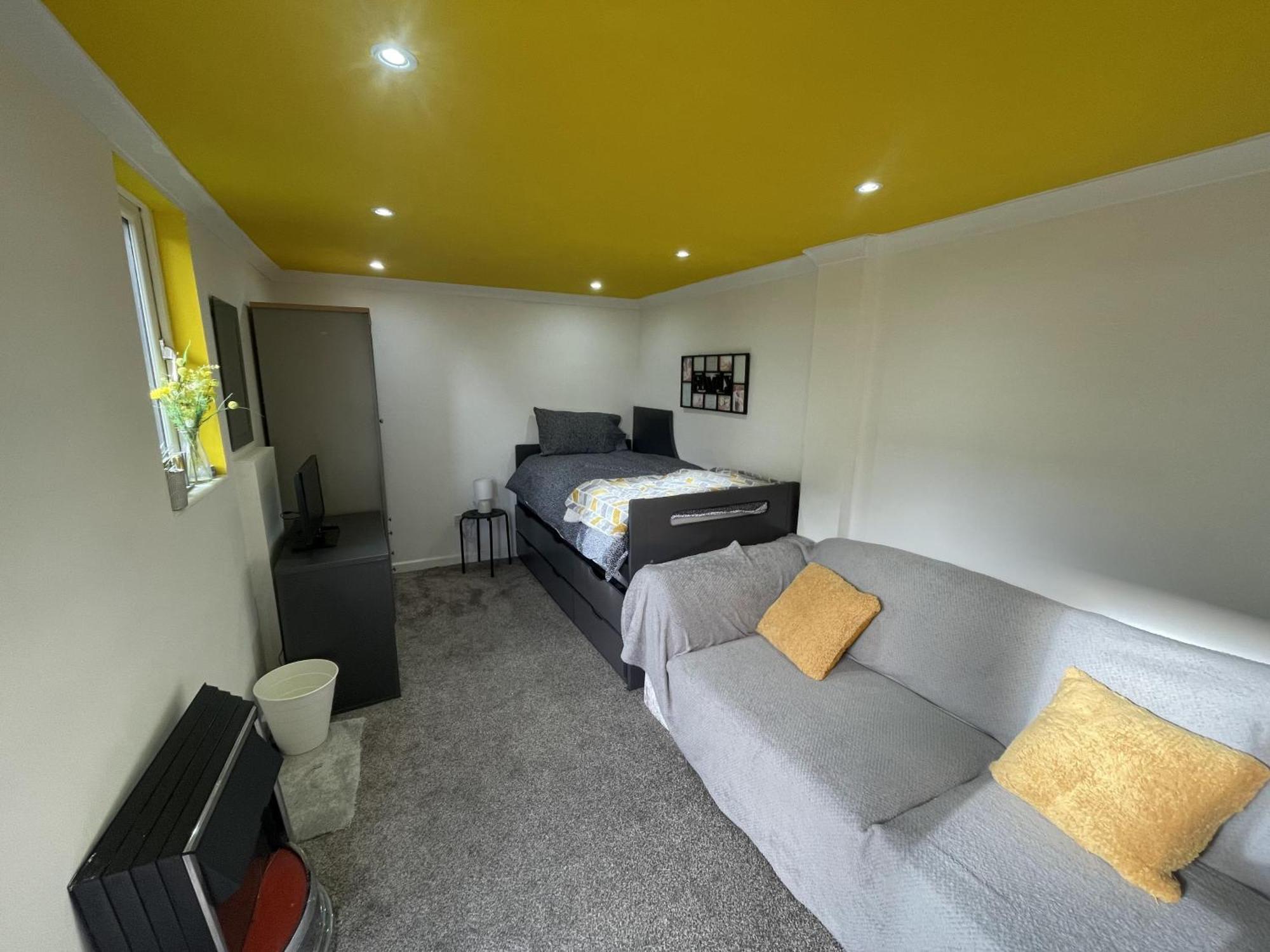 Beautiful Place To Live Near Heathrow Windsor Legoland & Free Parking Onsite Бернем Экстерьер фото