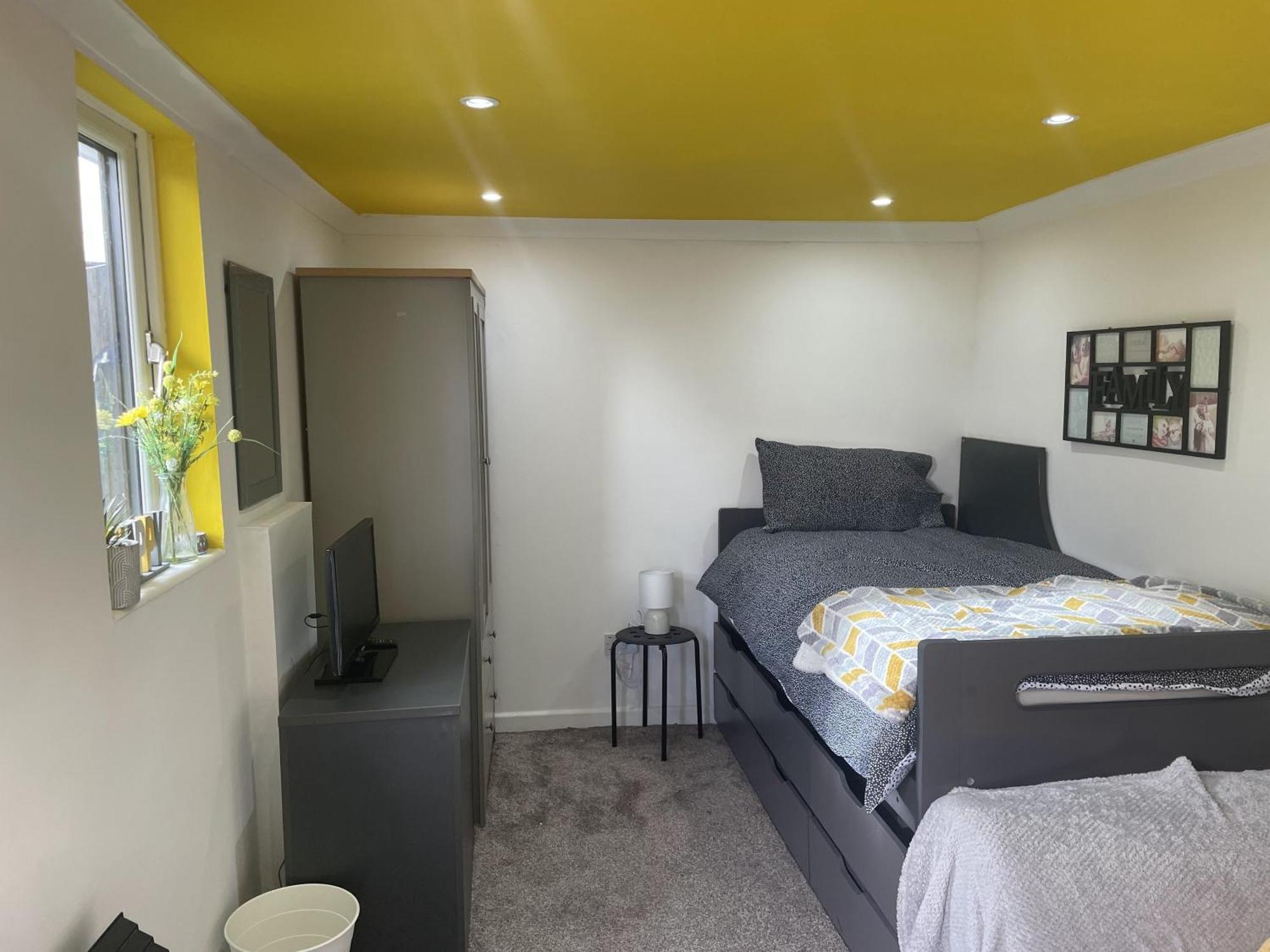 Beautiful Place To Live Near Heathrow Windsor Legoland & Free Parking Onsite Бернем Экстерьер фото
